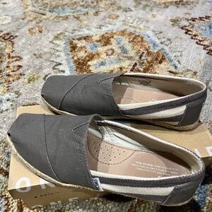 TOMS Women's Gray Canvas Shoes